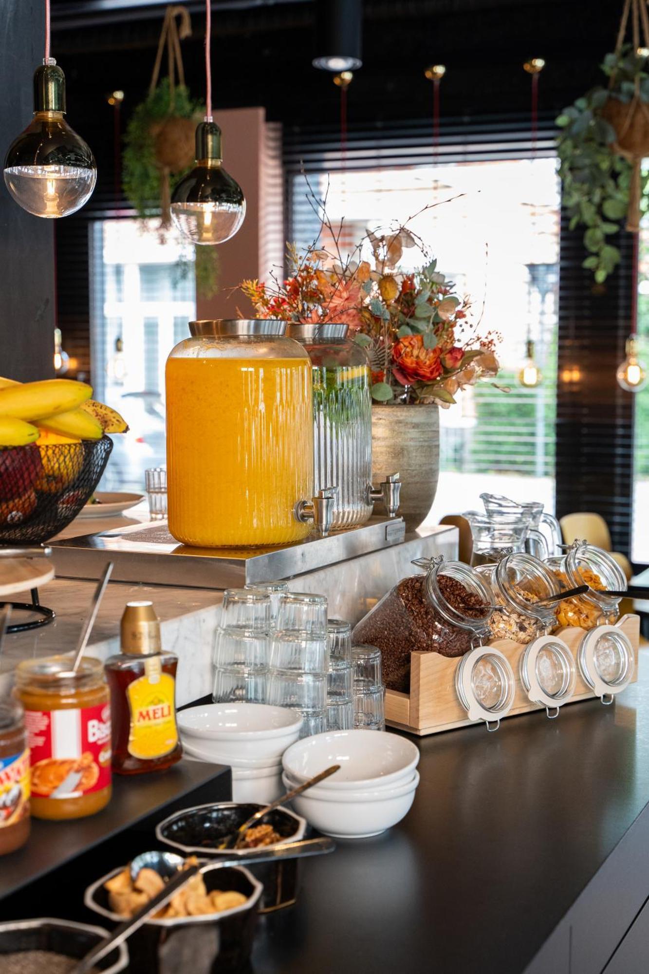 Ibis Styles Hasselt City Centre Екстериор снимка