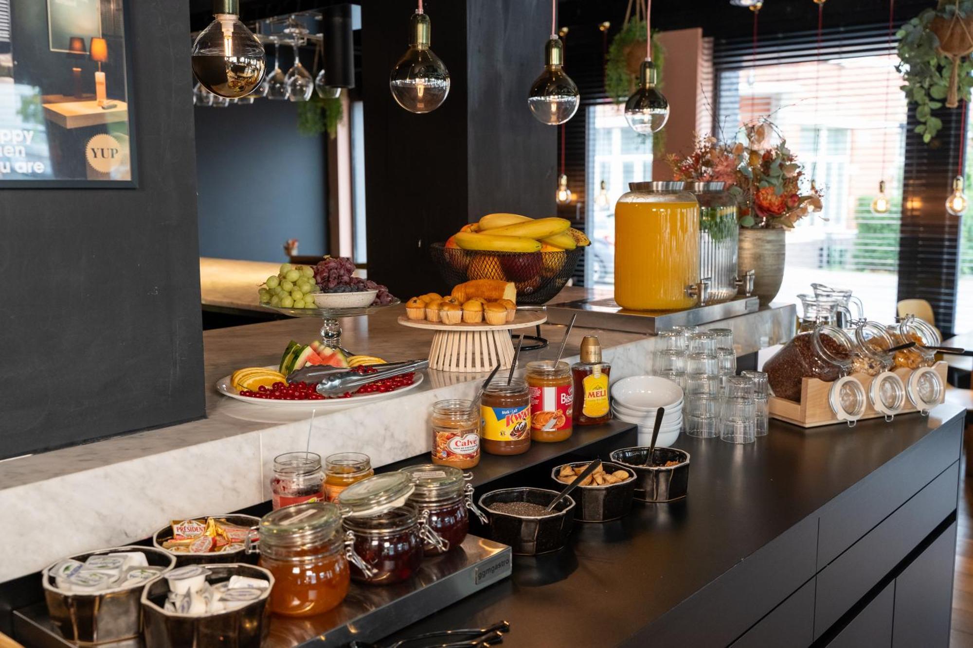 Ibis Styles Hasselt City Centre Екстериор снимка